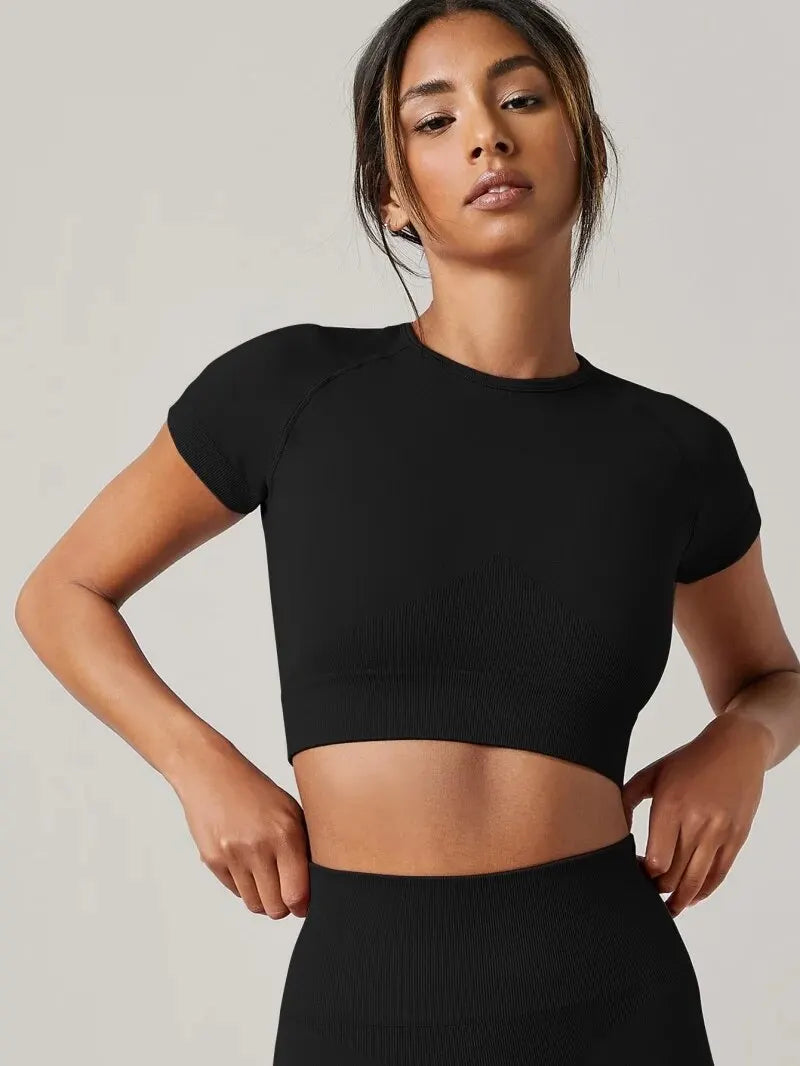 Elevate Your Workout with Our Women’s Seamless Yoga Top – Short Sleeve, Quick Dry Fitness Shirt for Ultimate Comfort and Style